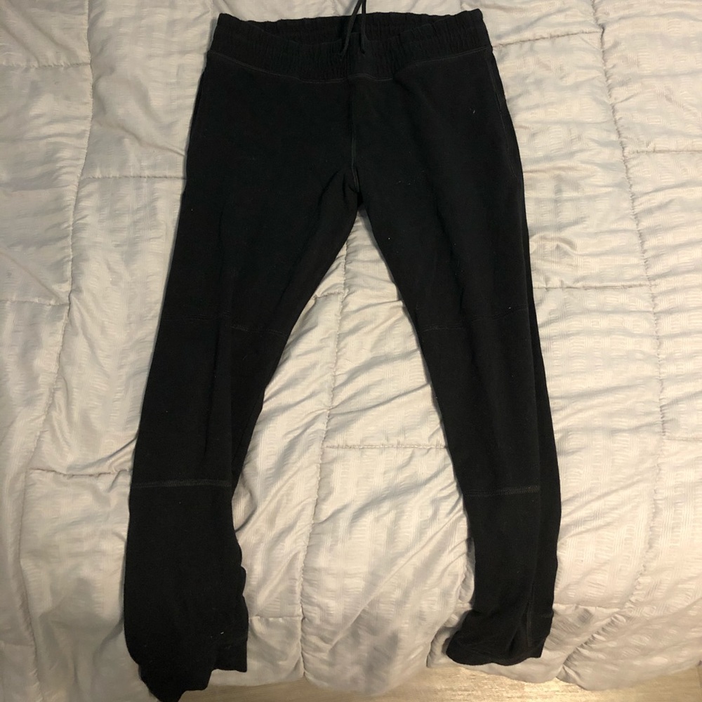 pink yoga pants